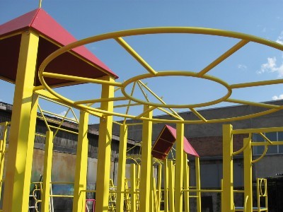 Игровые домики, качели, песочницы... У нас есть всё!